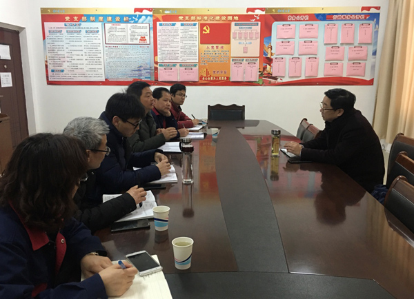 公司黨委書記王伍升到第二建筑工程事業部調研