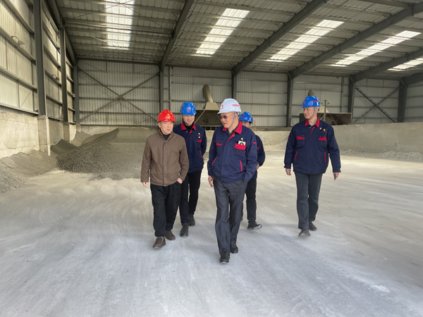 股份公司黨委委員、副總經理劉道昆到建材公司調研